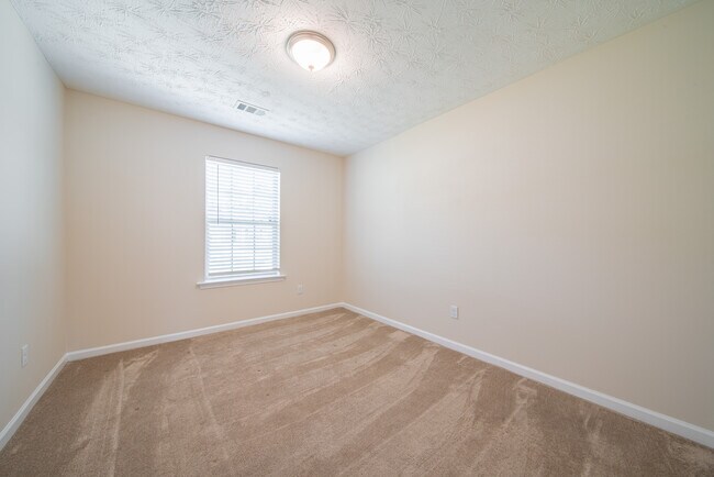 Building Photo - 5788 Sandy View Dr