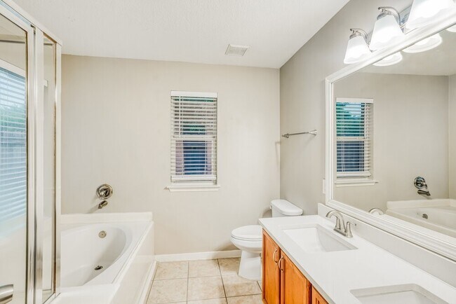 Building Photo - 10403 Falling River Dr