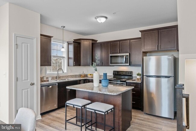 Building Photo - 2026 Ter Vw Ln