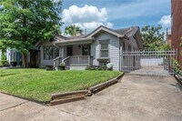 Building Photo - 2027 Huldy St