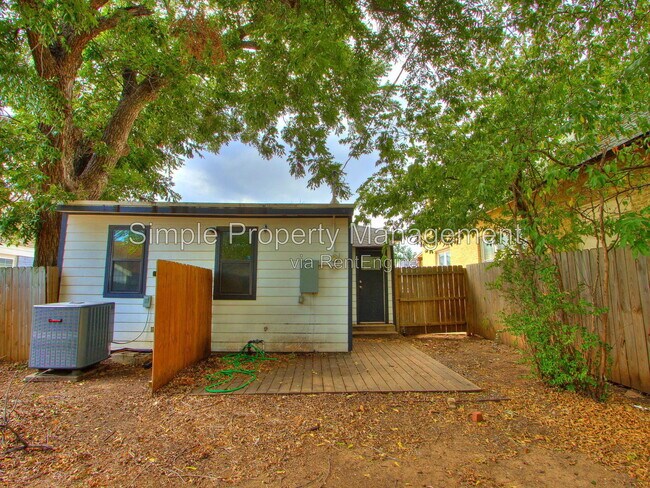 Building Photo - 2343 NW 20th St