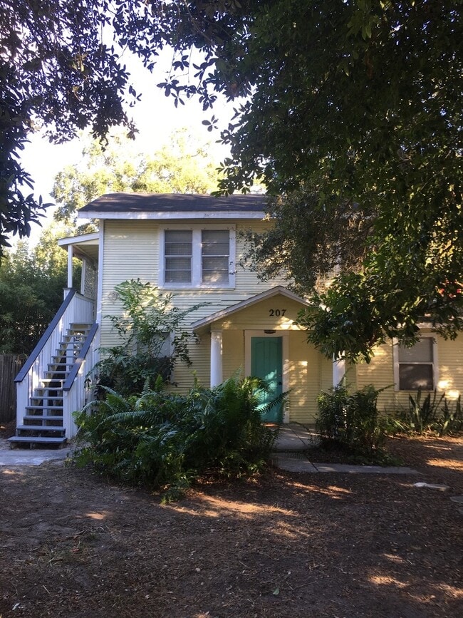 Building Photo - 207 N Albany Ave