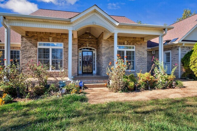 Building Photo - 614 Greene Dr