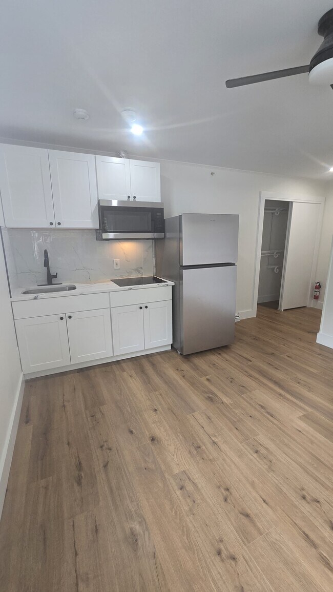 Building Photo - Greenwood Lake Owenrs LLC