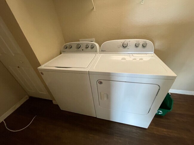 Building Photo - ANNUAL RENTAL - 2 BED / 1 BATH AT FAIRWAY PRESERVE