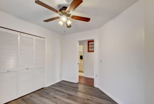 Building Photo - 2664 Yarmouth Dr