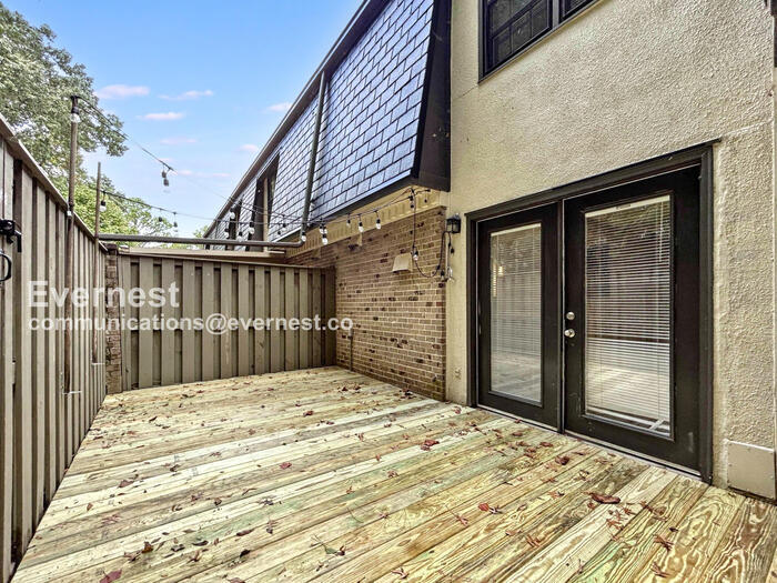 Building Photo - 160 Lablanc Way NW