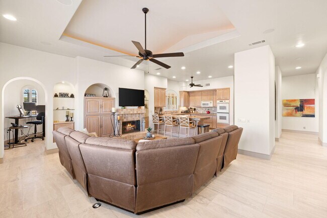 Building Photo - 73110 Calliandra St