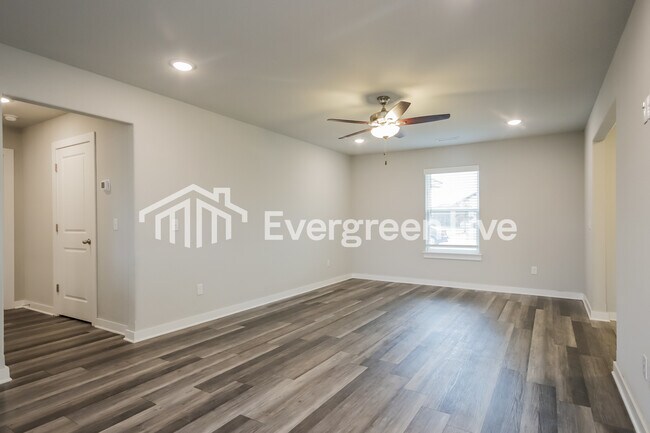 Building Photo - 341 N Mojave St