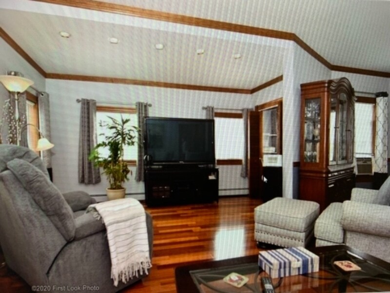 Building Photo - 163 Prospect St