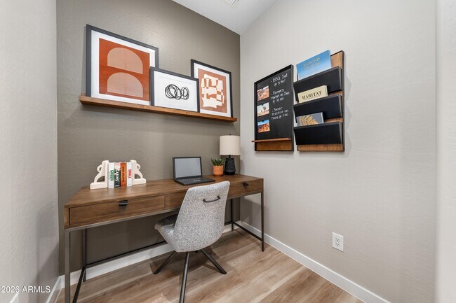 Building Photo - 6218 S 47th Ln