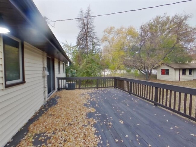 Building Photo - 6928 45th Pl N