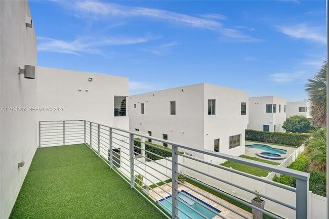 Building Photo - 9995 NW 75th St