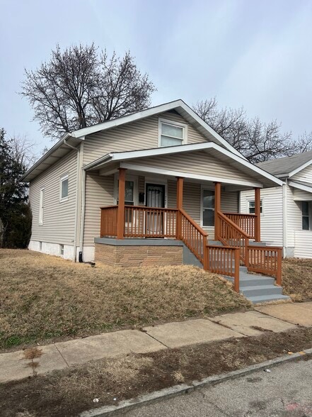 Building Photo - 747 Ponce Ave