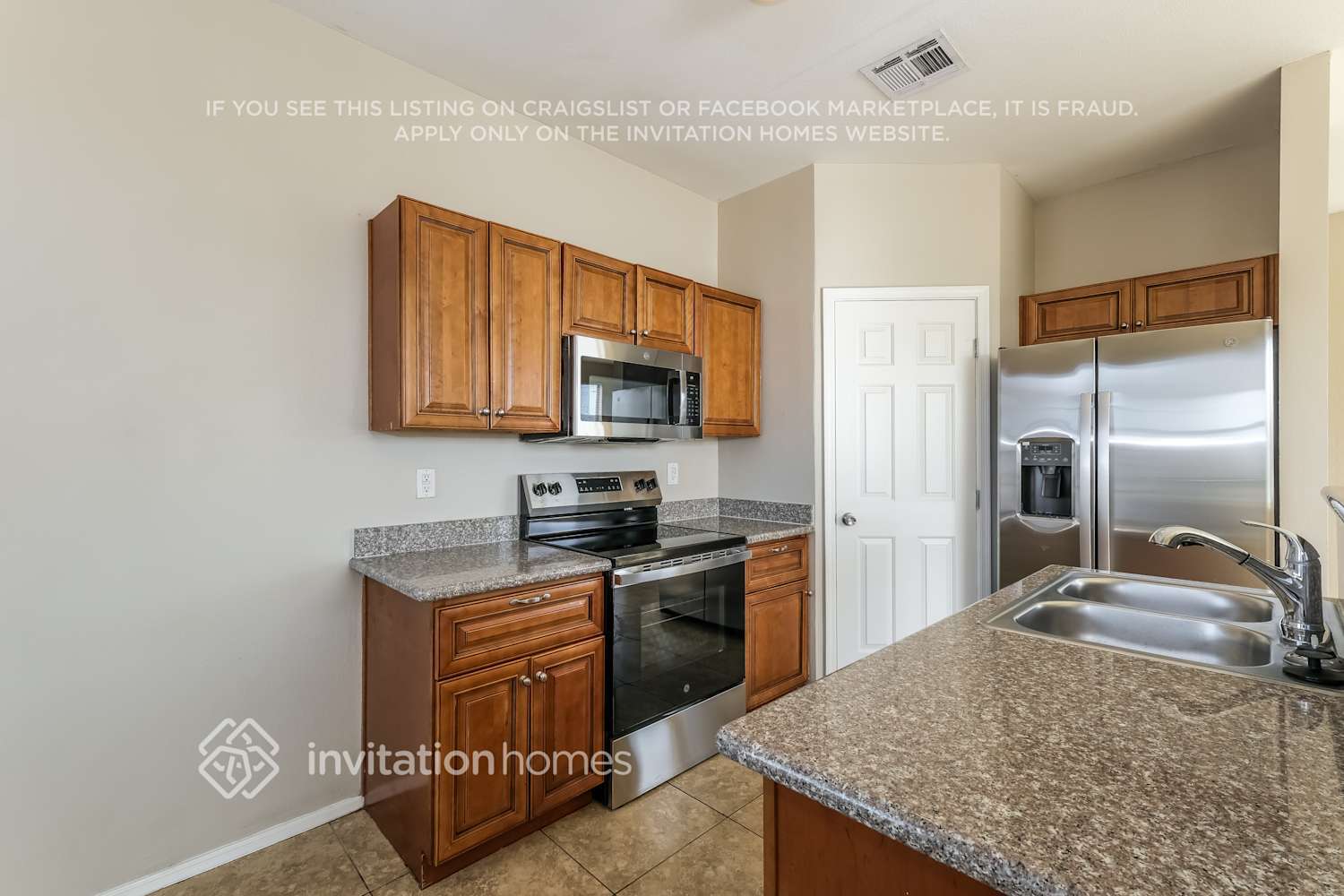 Building Photo - 6537 S 15th Dr