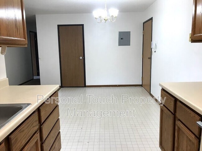 Building Photo - 500 2nd St SW