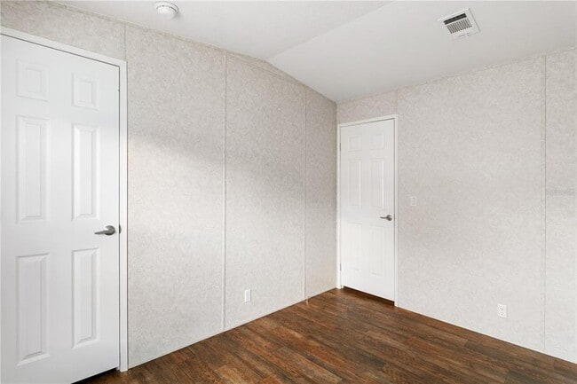 Building Photo - 419 N Chestnut Rd