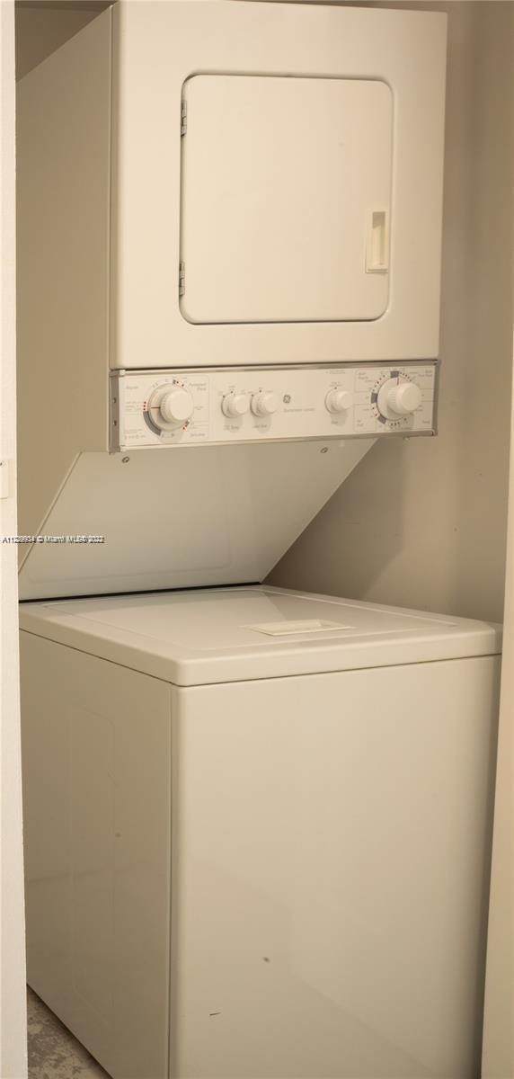 Building Photo - 1723 SW 2nd Ave