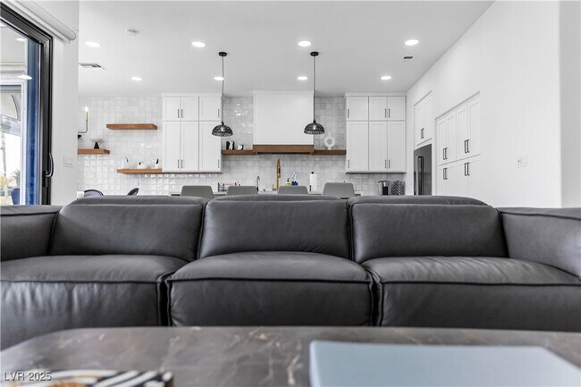 Building Photo - 9513 Villa Ridge Dr