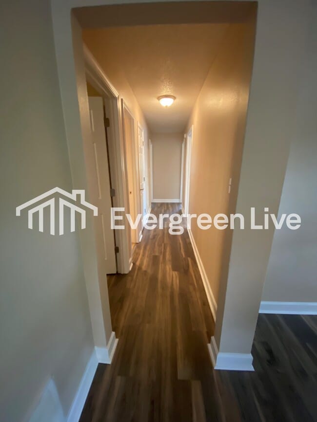 Building Photo - 70 Boreal Ct