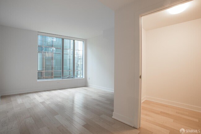 Building Photo - 201 Folsom St