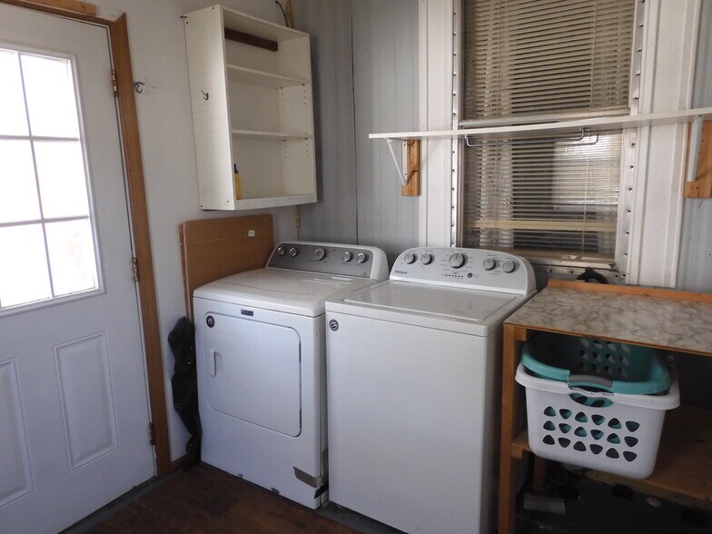 WASHER & DRYER IN SHED - 7831 Sunrunner Dr