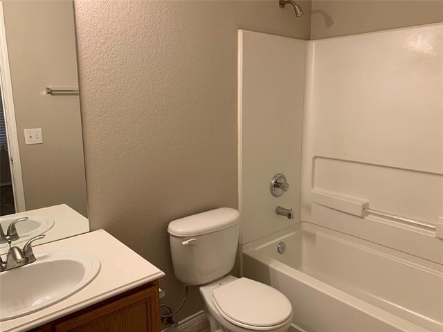 Building Photo - 1209 Ballymote Ln