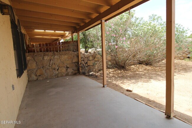 Building Photo - 10711 Ivanhoe Dr