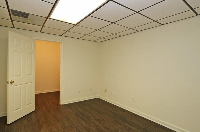 Building Photo - 4215 Fawn Ln SE