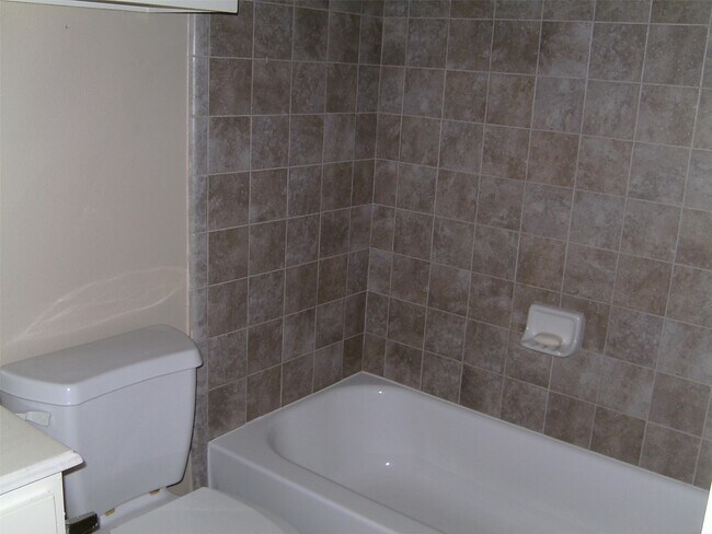 Building Photo - 5941 S Loop E