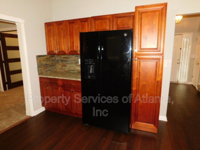 Building Photo - 5147 Round Table Dr