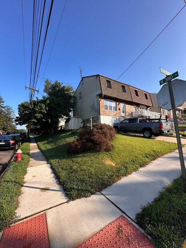 Building Photo - 307 Chestnut St