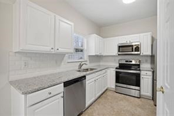 new kitchen - 338 Azalea Cir