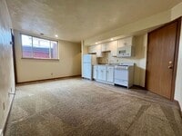 Building Photo - Large 1 Bedroom Apartment in South Oakland! Call Today to Schedule an Appointment!