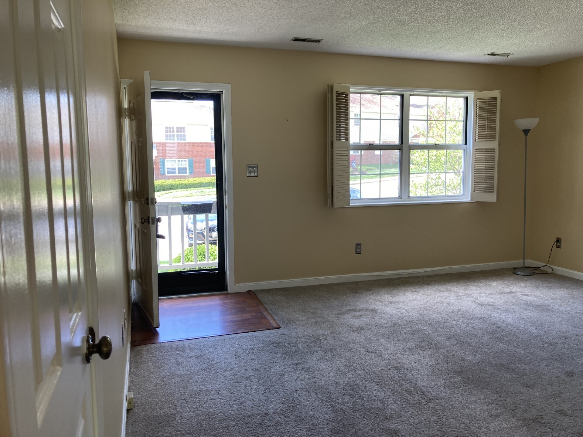 Building Photo - 1618 Thrush Ter