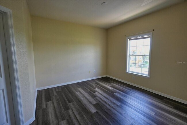 Building Photo - 3757 Conroy Rd