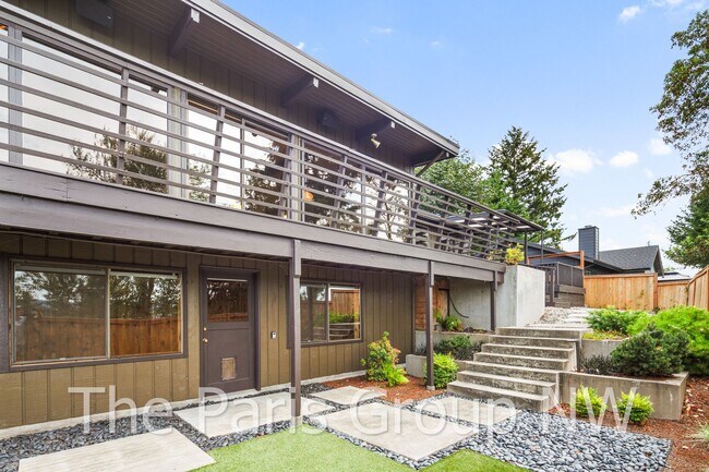 Building Photo - Extraordinary 4BR, 4200sf Mid Century Water View Home with Amazing Outdoor Spaces