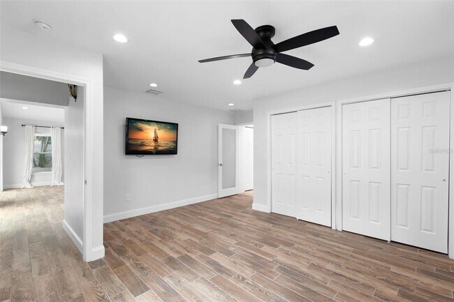 Building Photo - 731 Alda Way NE