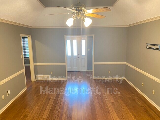 Building Photo - 3840 Charbon Ln