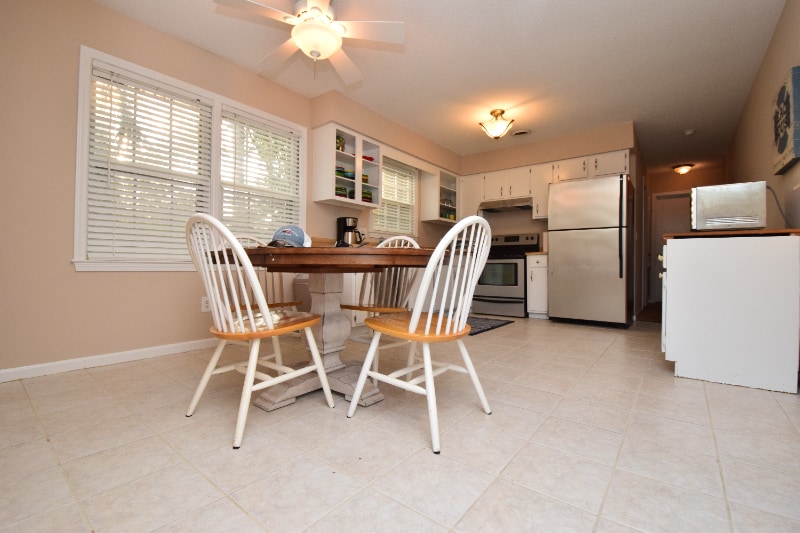 Building Photo - 617 Plymouth Dr