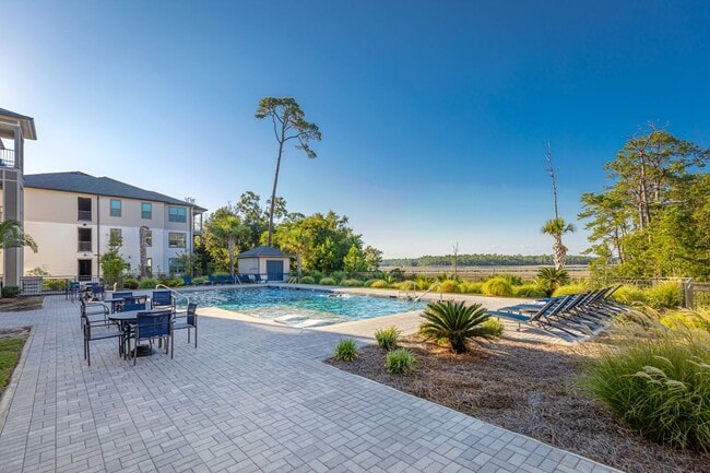 Building Photo - 2501 Bienville Blvd