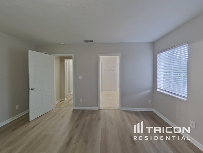 Building Photo - 6898 17th Ln N