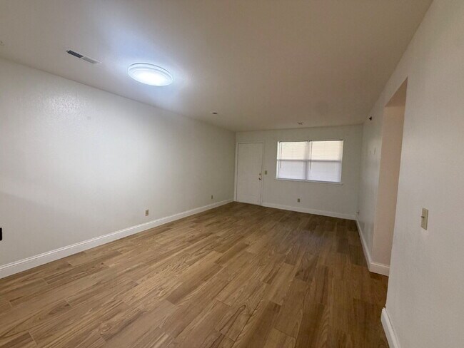 Building Photo - 428 Kays Ln