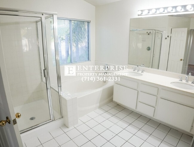 Building Photo - Spacious 4BD Home with Office & Yard | Top Schools
