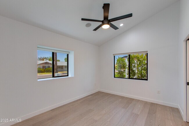 Building Photo - 4246 E Mulberry Dr