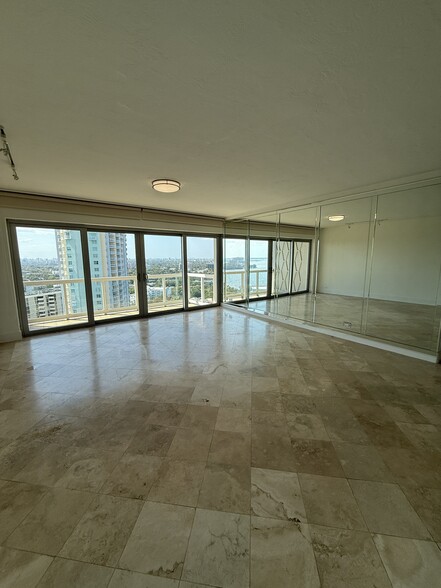 Building Photo - 2451 Brickell Ave