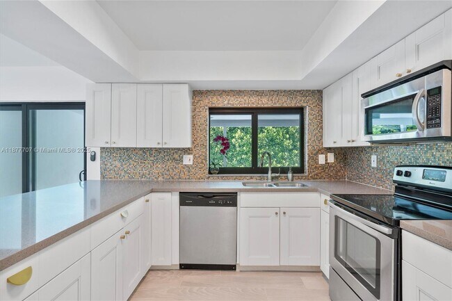 Building Photo - 1245 NE 85th St