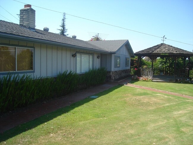 Building Photo - Charming 3BD/2BA Single Family Home in the...