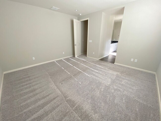 Building Photo - Built 2022 Sparks Spanish Springs 4+ Bedro...
