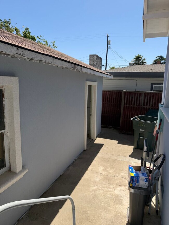 Building Photo - Warm and Charming 2 Bedroom Home in Newman for Rent!